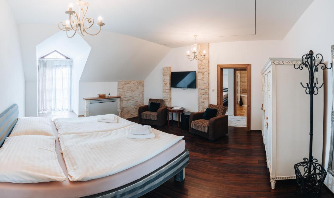 Hotel Kastely Grof Zichy Haniska Zewnętrze zdjęcie