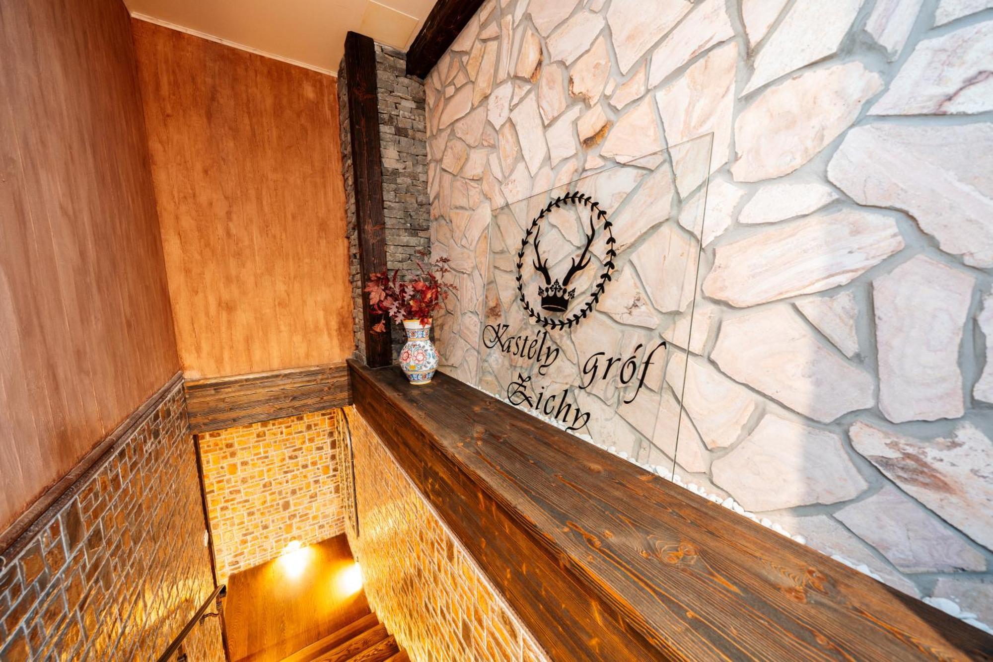 Hotel Kastely Grof Zichy Haniska Zewnętrze zdjęcie